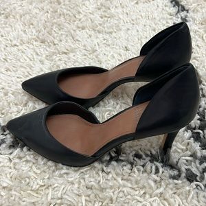 Brand new Vince Camuto pointy heels in black leather